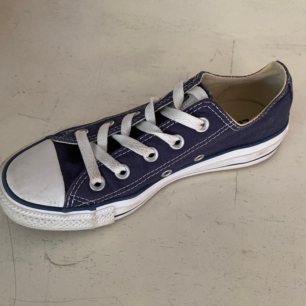 Converse All Star Oxfords; unisex; sz 5 women; sz 3 men; navy; ex condition